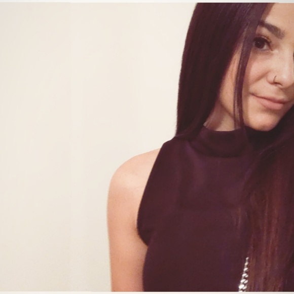 Meet your Posher, Vanessa - Picture 1 of 1